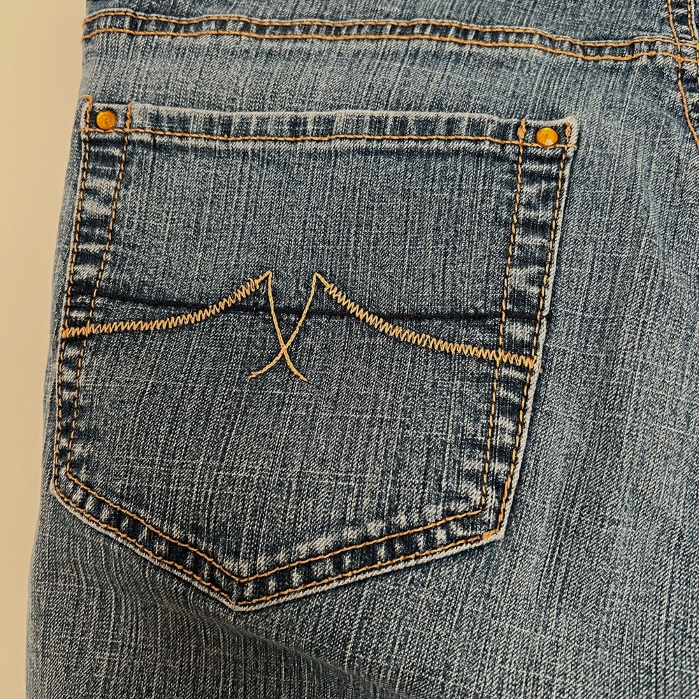 Jeanstar Jeans Womens Size 16W Cropped Capri Stretch Light Wash Denim Studded - Picture 4 of 12